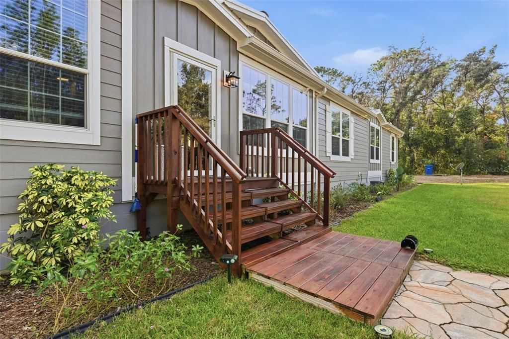 For Sale: $570,000 (4 beds, 3 baths, 2400 Square Feet)