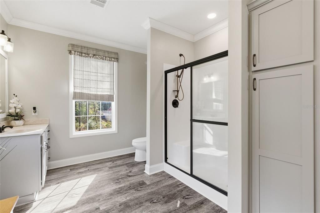 For Sale: $570,000 (4 beds, 3 baths, 2400 Square Feet)