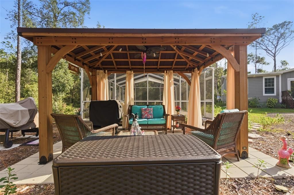 For Sale: $570,000 (4 beds, 3 baths, 2400 Square Feet)