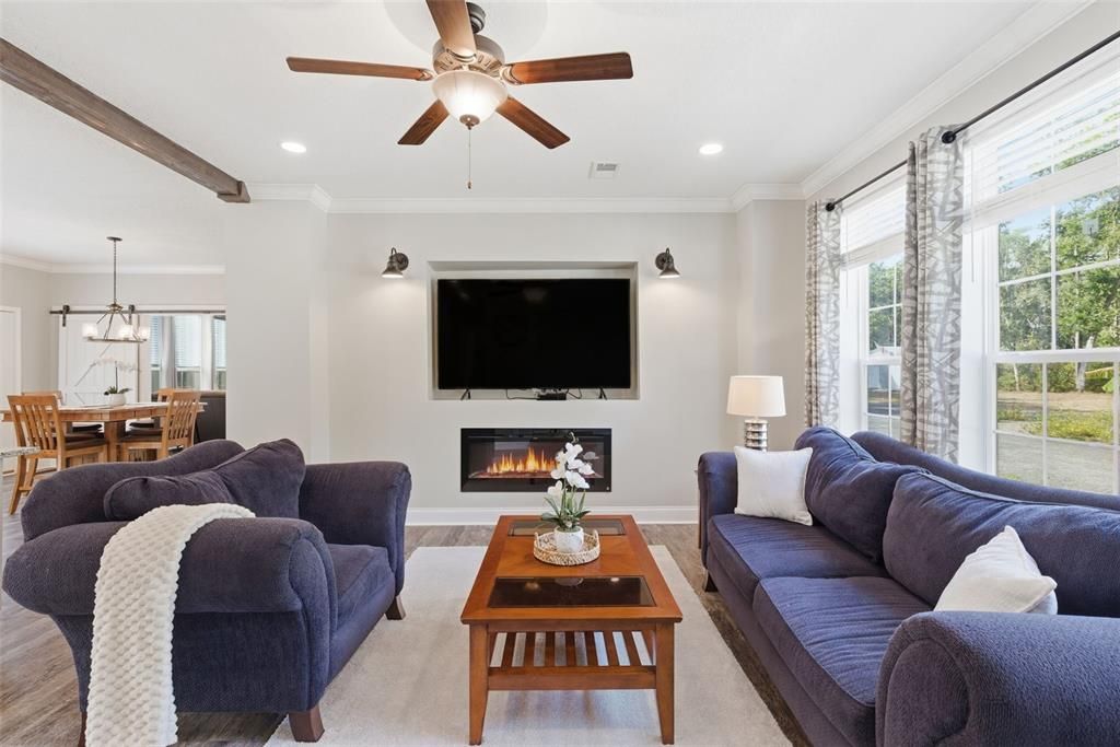 For Sale: $570,000 (4 beds, 3 baths, 2400 Square Feet)