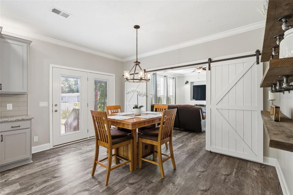 For Sale: $570,000 (4 beds, 3 baths, 2400 Square Feet)