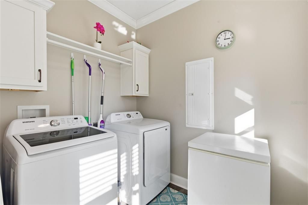 For Sale: $570,000 (4 beds, 3 baths, 2400 Square Feet)