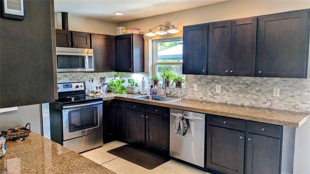 For Rent: $2,995 (3 beds, 2 baths, 1488 Square Feet)