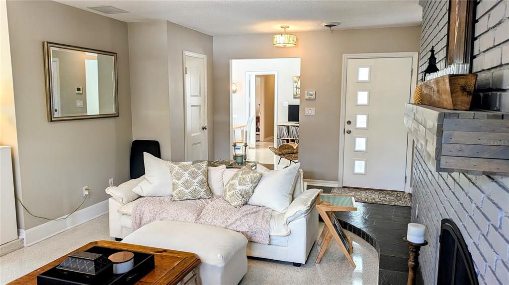 For Rent: $2,995 (3 beds, 2 baths, 1488 Square Feet)