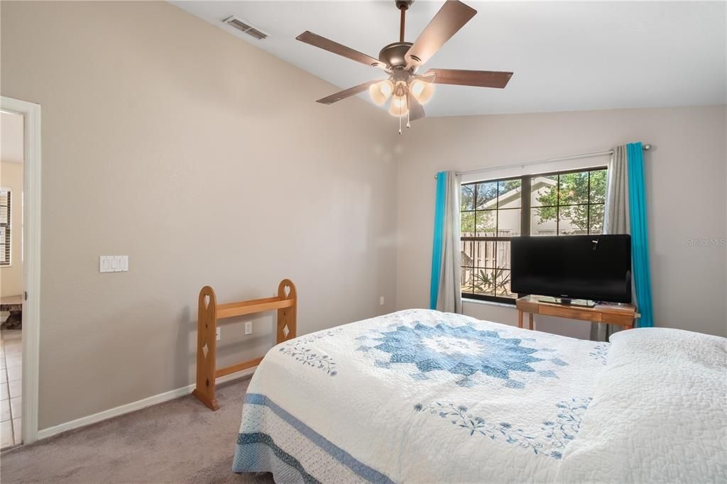 待售: $219,000 (3 贝兹, 2 浴室, 1358 平方英尺)