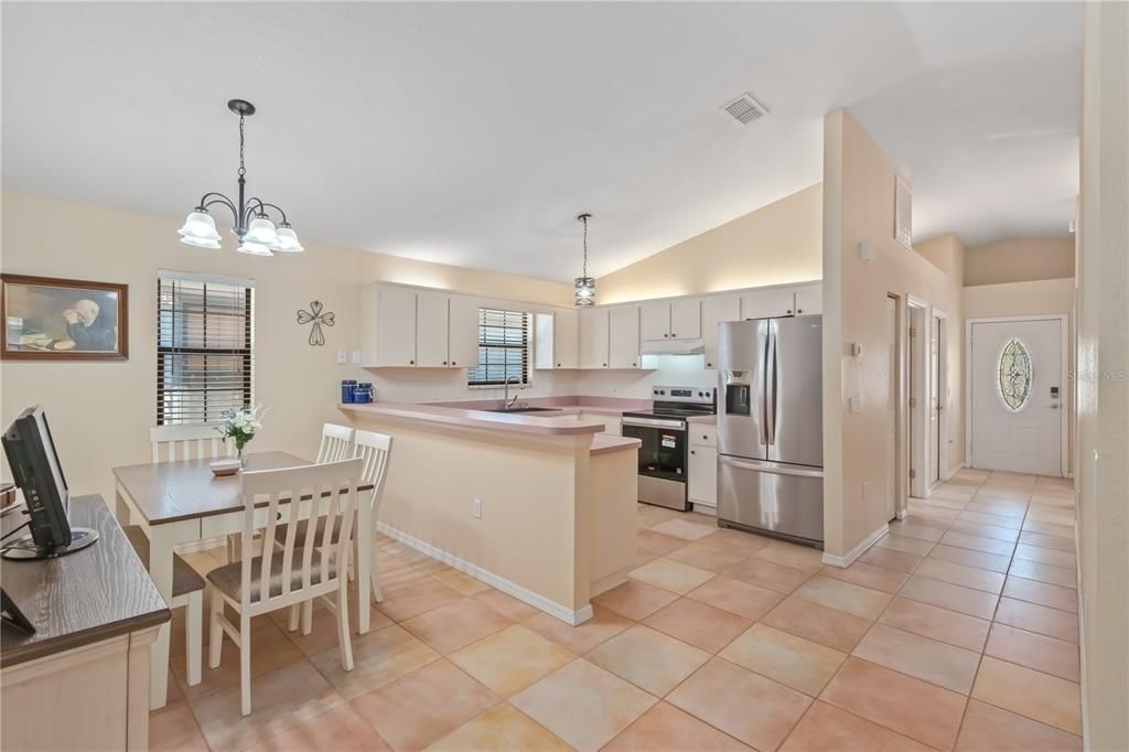 待售: $219,000 (3 贝兹, 2 浴室, 1358 平方英尺)