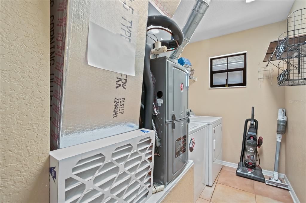 待售: $219,000 (3 贝兹, 2 浴室, 1358 平方英尺)