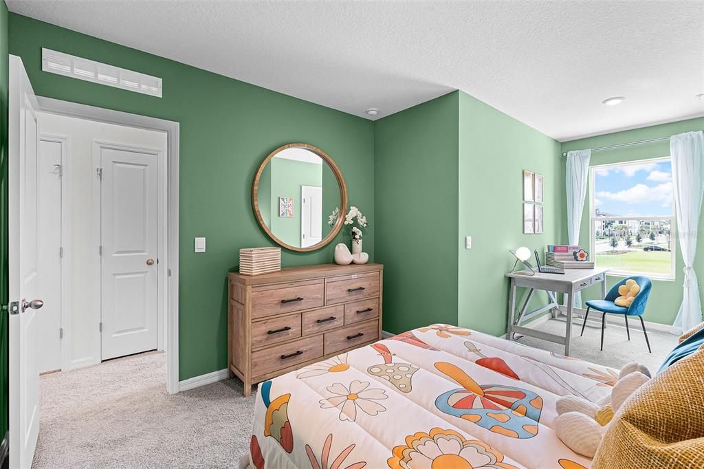 Activo con contrato: $409,990 (3 camas, 2 baños, 1673 Pies cuadrados)