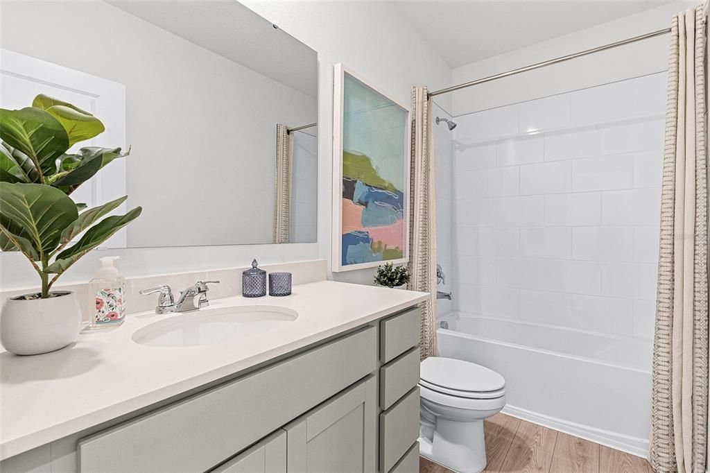 Activo con contrato: $409,990 (3 camas, 2 baños, 1673 Pies cuadrados)