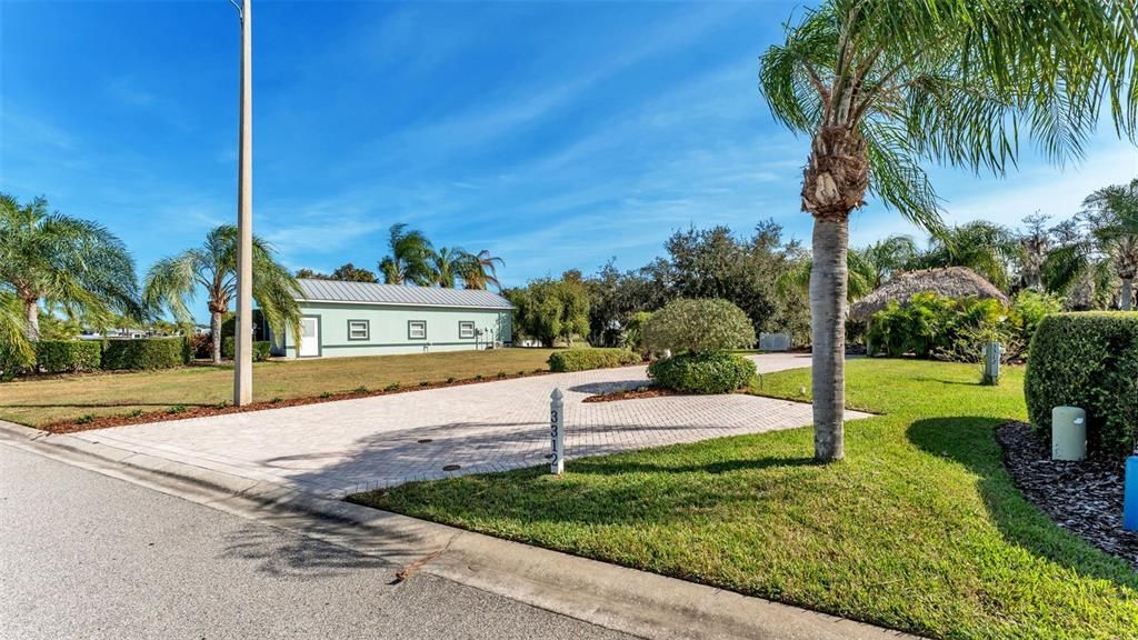 待售: $249,900 (0.10 acres)