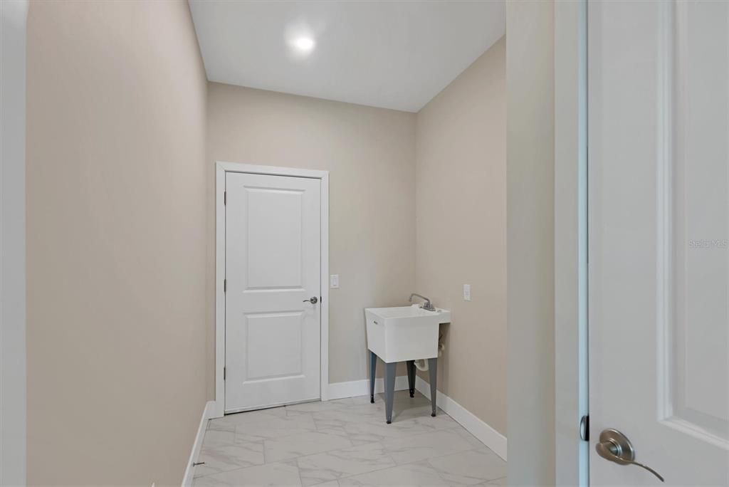 Active With Contract: $329,000 (3 beds, 2 baths, 1523 Square Feet)