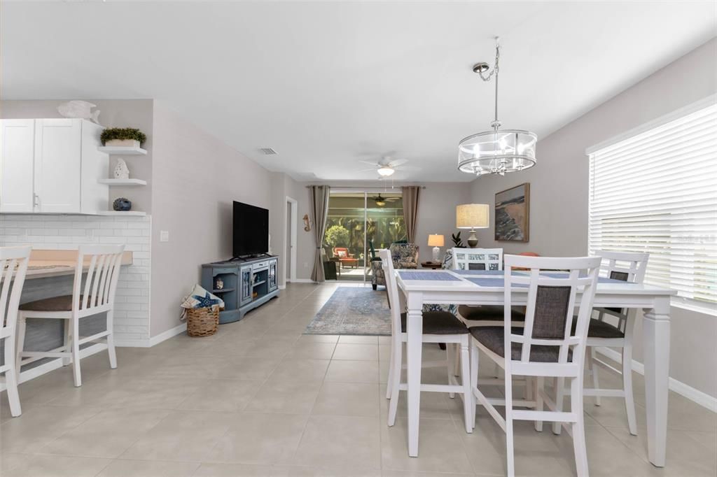 For Sale: $289,900 (2 beds, 2 baths, 1516 Square Feet)