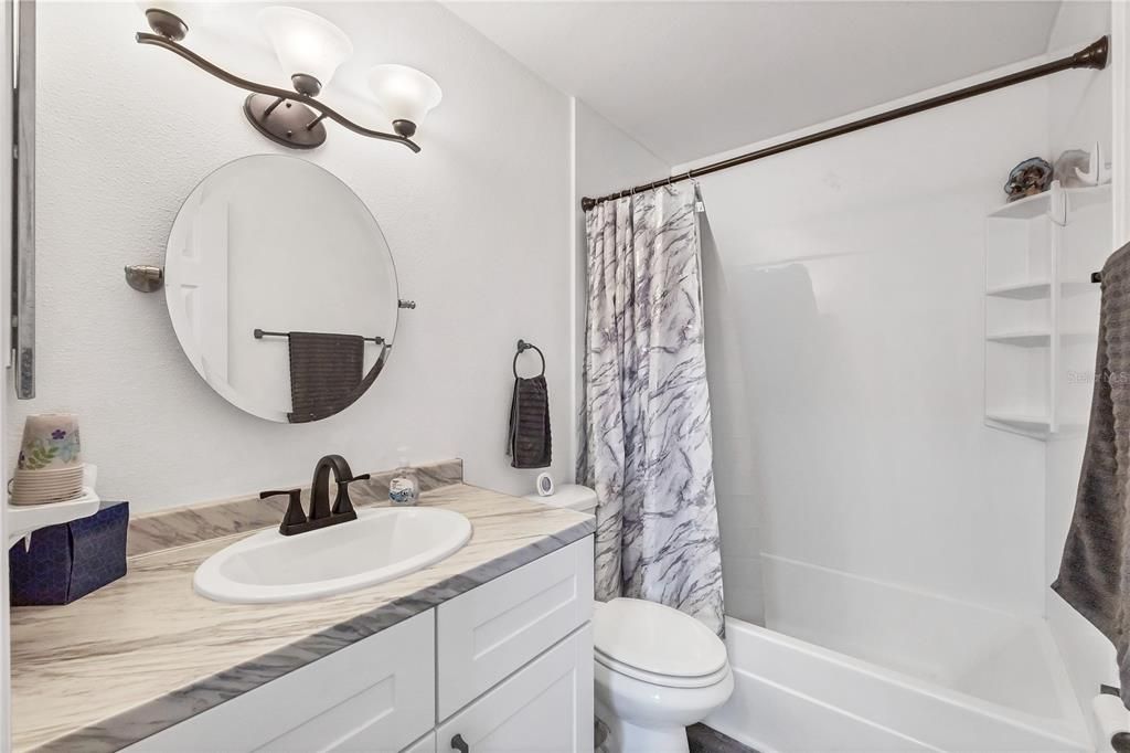 На продажу: $248,900 (2 спален, 2 ванн, 1037 Квадратных фут)