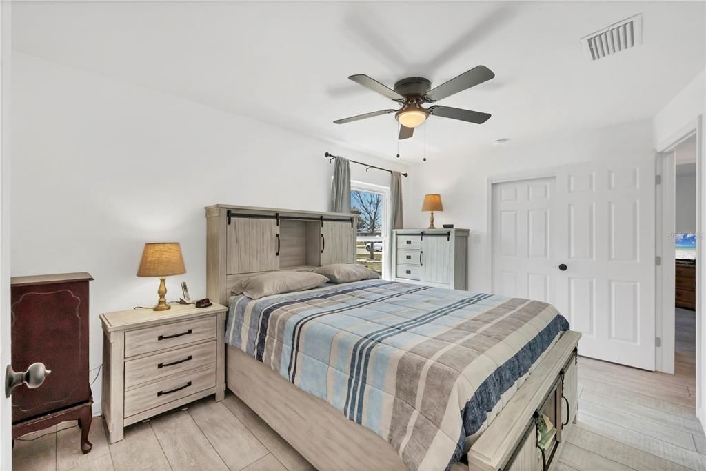 На продажу: $248,900 (2 спален, 2 ванн, 1037 Квадратных фут)