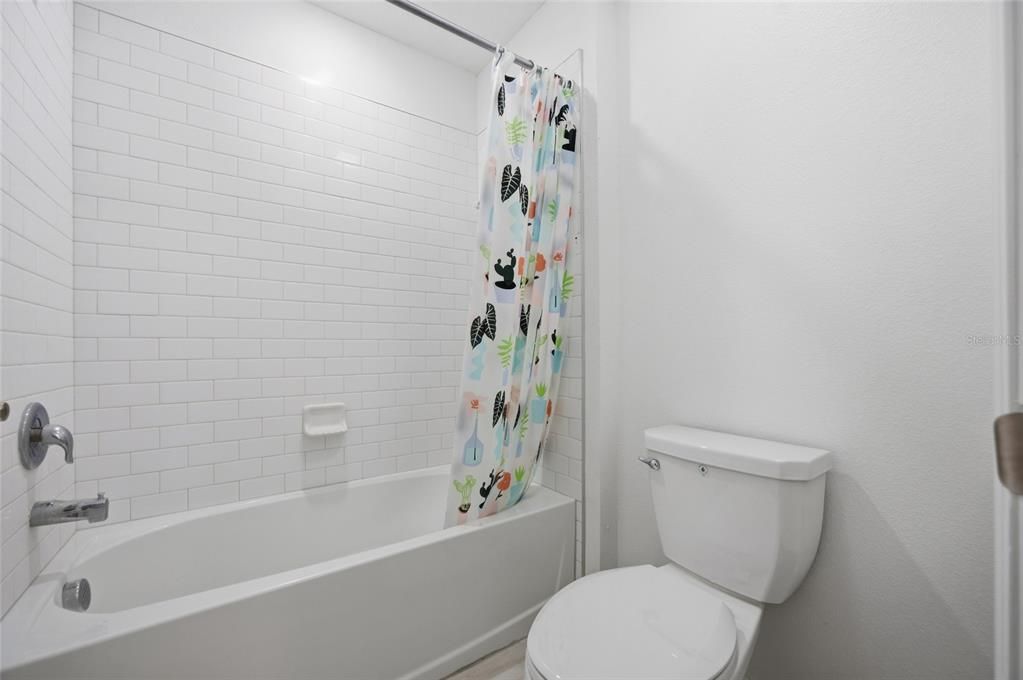 En Venta: $439,000 (6 camas, 3 baños, 2580 Pies cuadrados)