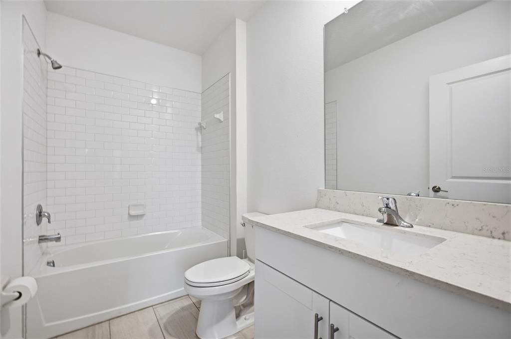 En Venta: $439,000 (6 camas, 3 baños, 2580 Pies cuadrados)