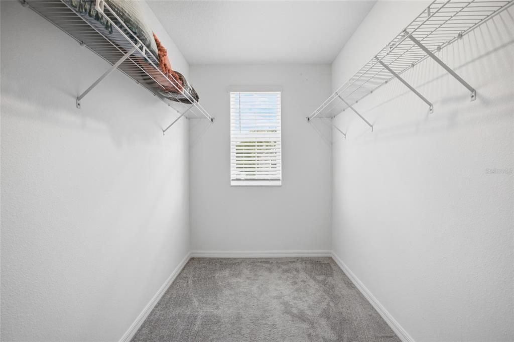 En Venta: $439,000 (6 camas, 3 baños, 2580 Pies cuadrados)