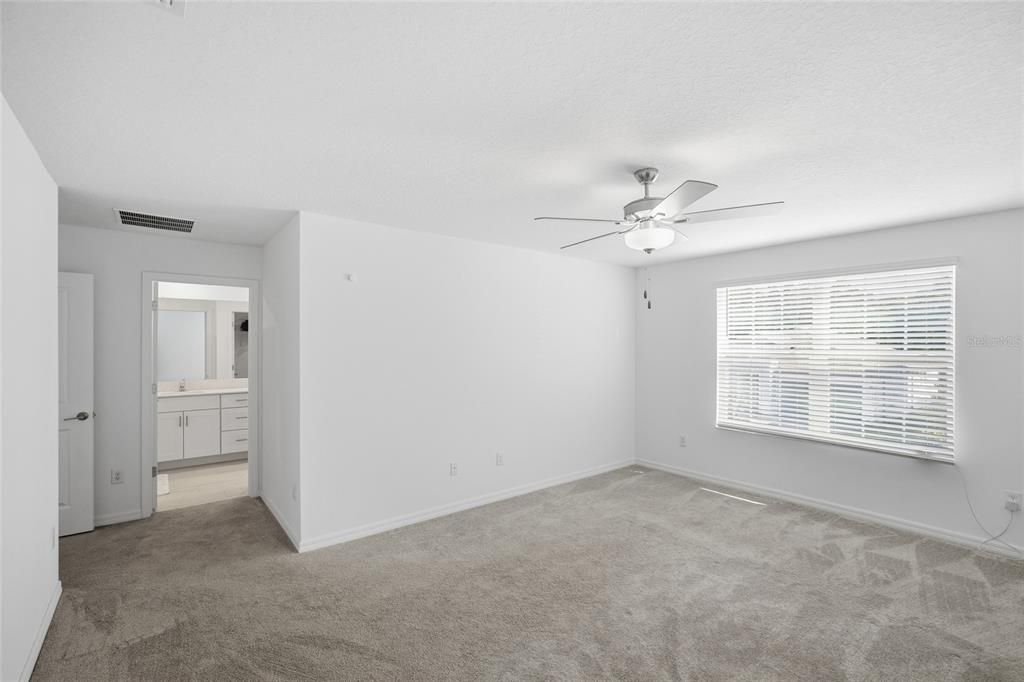 En Venta: $439,000 (6 camas, 3 baños, 2580 Pies cuadrados)