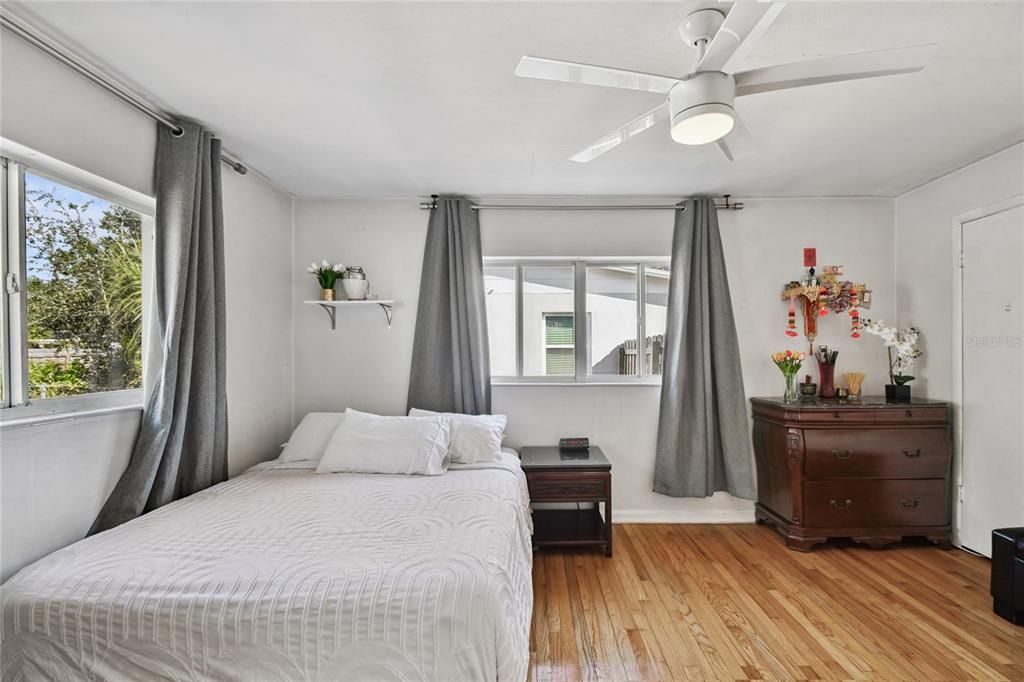 For Sale: $579,000 (3 beds, 2 baths, 1637 Square Feet)