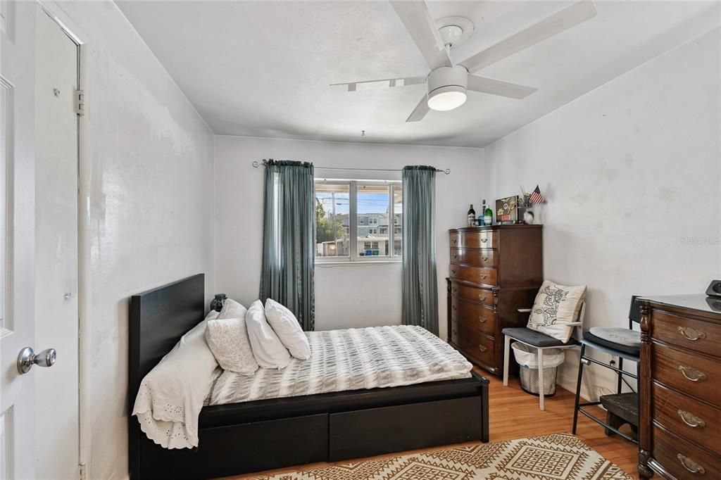 For Sale: $579,000 (3 beds, 2 baths, 1637 Square Feet)