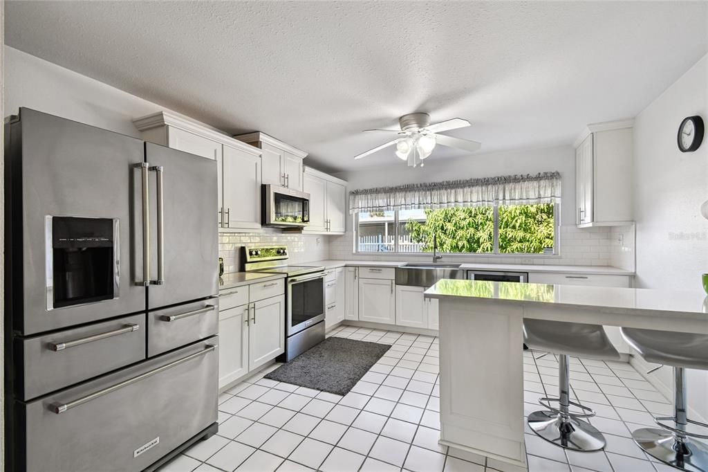 For Sale: $579,000 (3 beds, 2 baths, 1637 Square Feet)