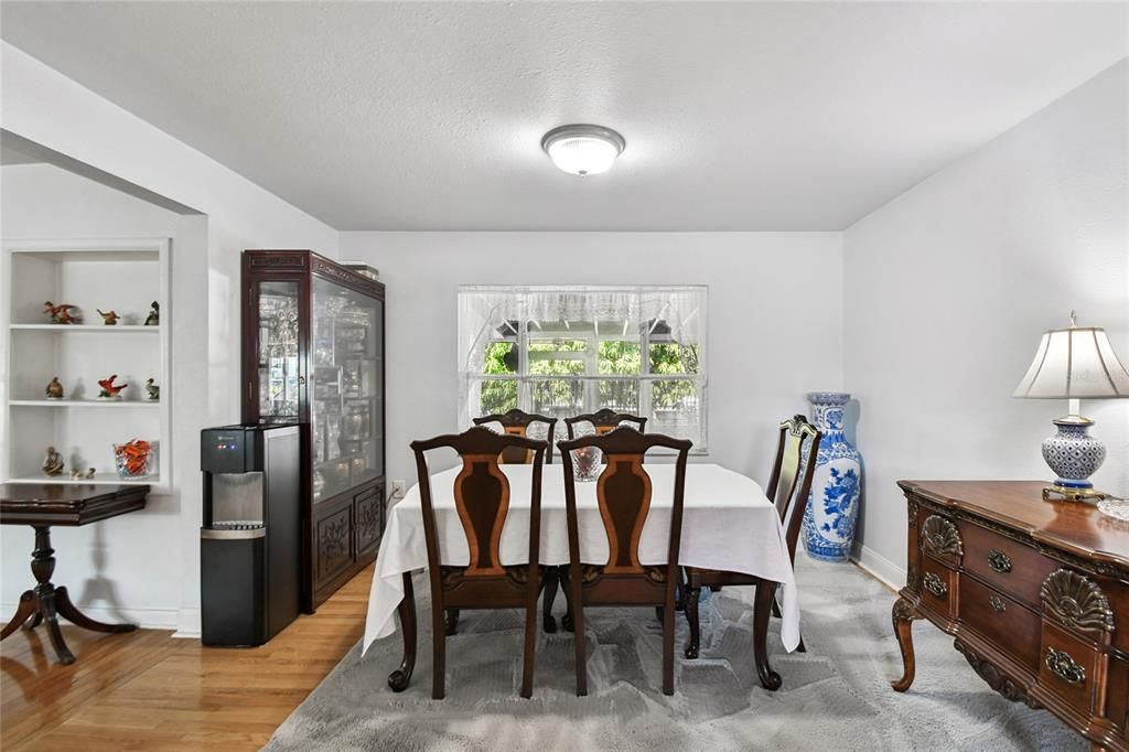 For Sale: $579,000 (3 beds, 2 baths, 1637 Square Feet)