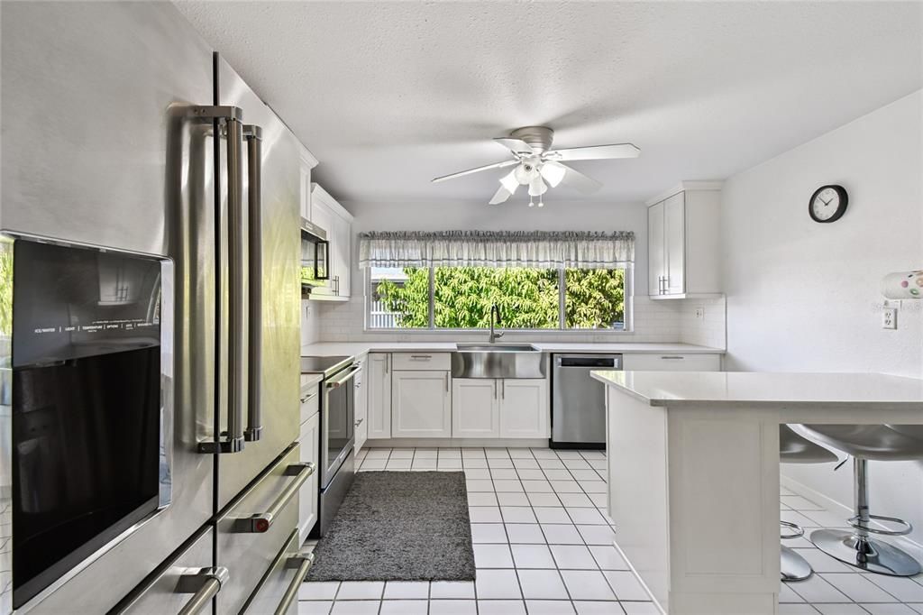 For Sale: $579,000 (3 beds, 2 baths, 1637 Square Feet)