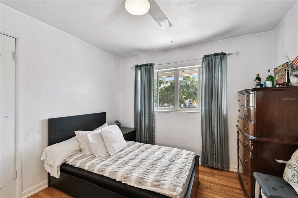 For Sale: $579,000 (3 beds, 2 baths, 1637 Square Feet)