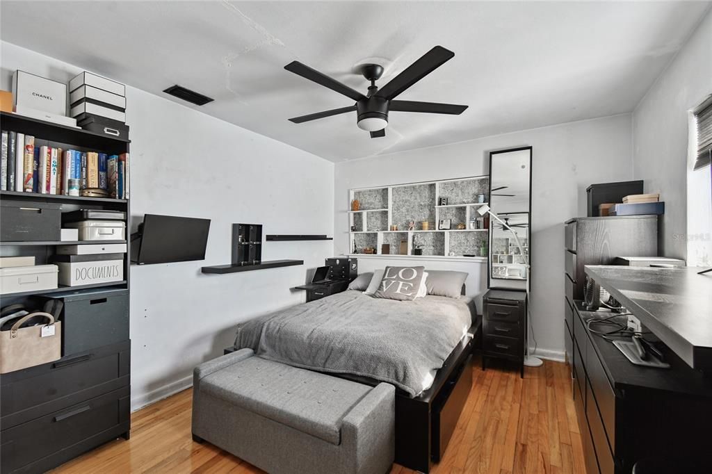 For Sale: $579,000 (3 beds, 2 baths, 1637 Square Feet)