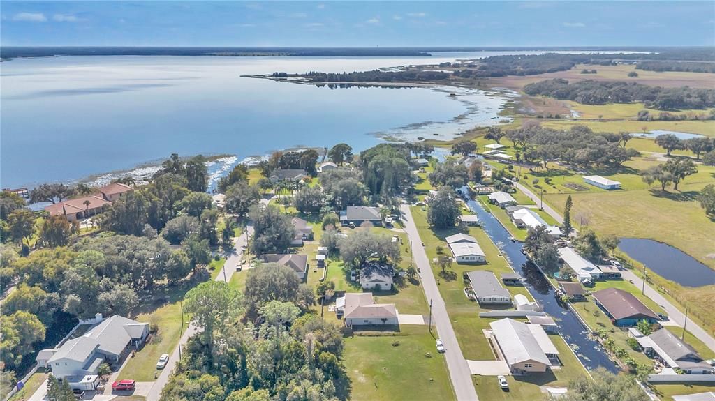 For Sale: $325,000 (3 beds, 2 baths, 1222 Square Feet)