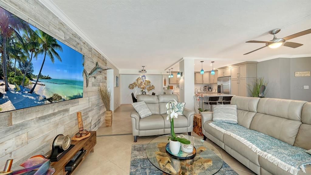 For Sale: $1,645,000 (2 beds, 1 baths, 1389 Square Feet)