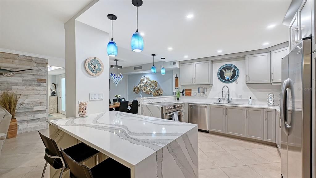 For Sale: $1,645,000 (2 beds, 1 baths, 1389 Square Feet)