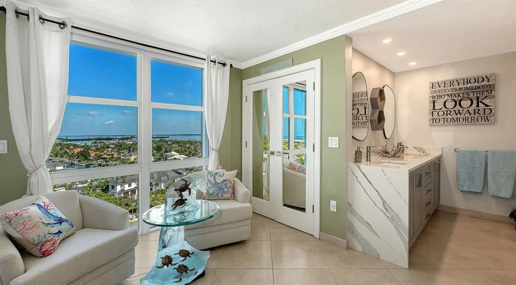 For Sale: $1,645,000 (2 beds, 1 baths, 1389 Square Feet)