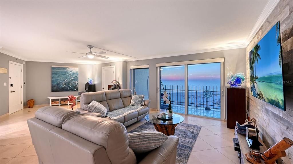 For Sale: $1,645,000 (2 beds, 1 baths, 1389 Square Feet)