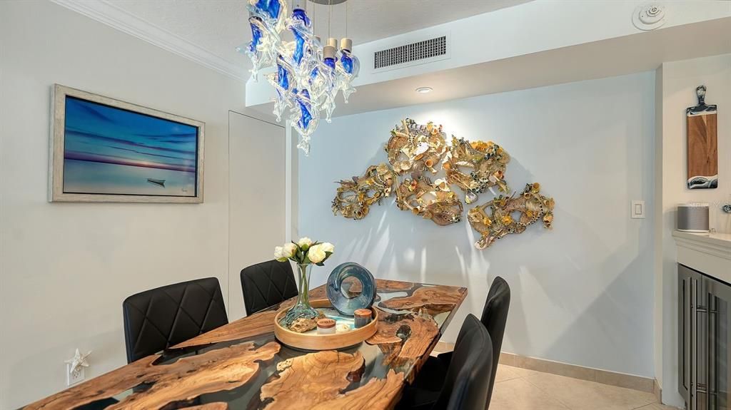 For Sale: $1,645,000 (2 beds, 1 baths, 1389 Square Feet)