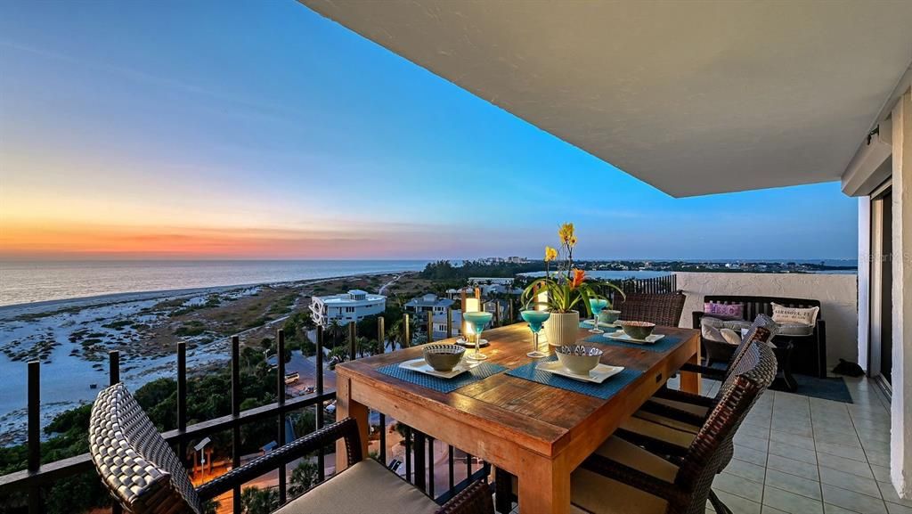 For Sale: $1,645,000 (2 beds, 1 baths, 1389 Square Feet)