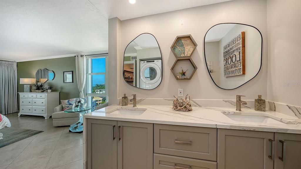 For Sale: $1,645,000 (2 beds, 1 baths, 1389 Square Feet)