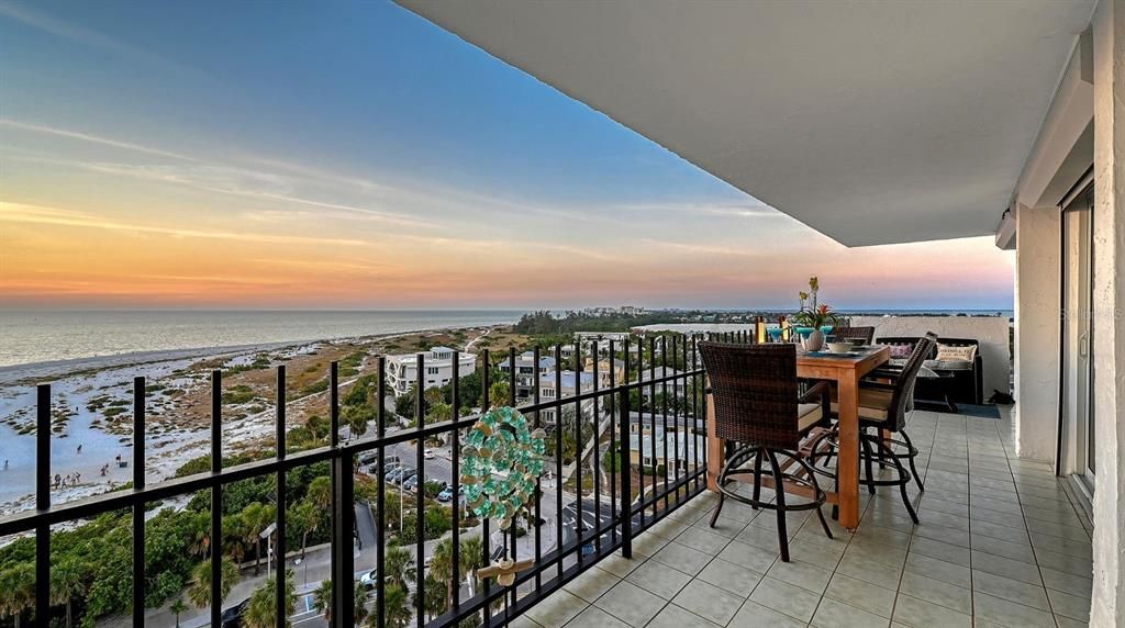 For Sale: $1,645,000 (2 beds, 1 baths, 1389 Square Feet)