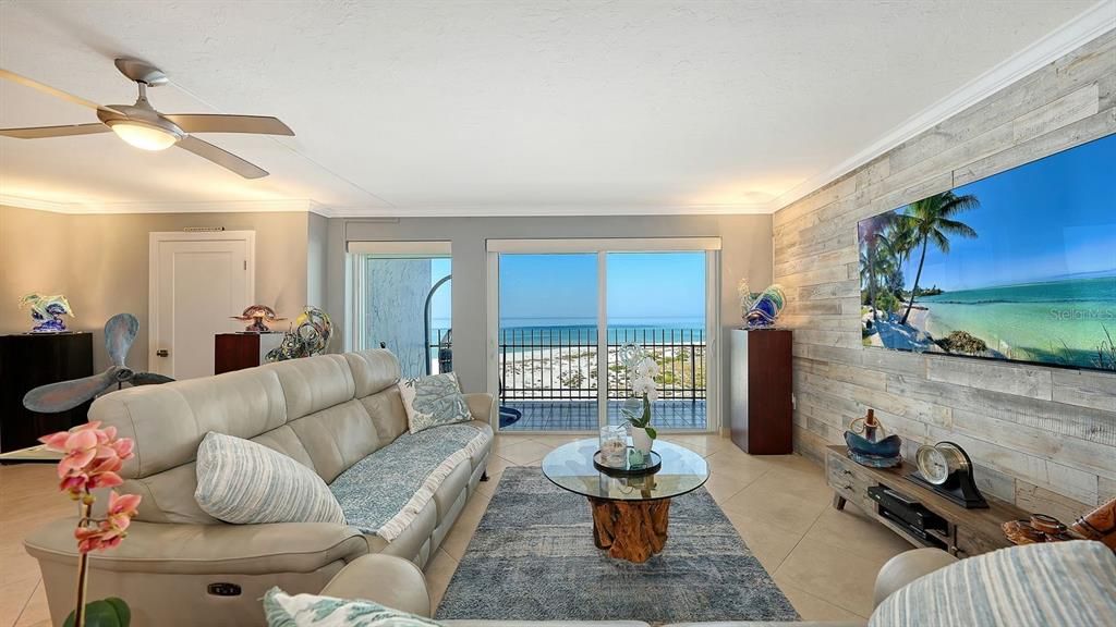 For Sale: $1,645,000 (2 beds, 1 baths, 1389 Square Feet)