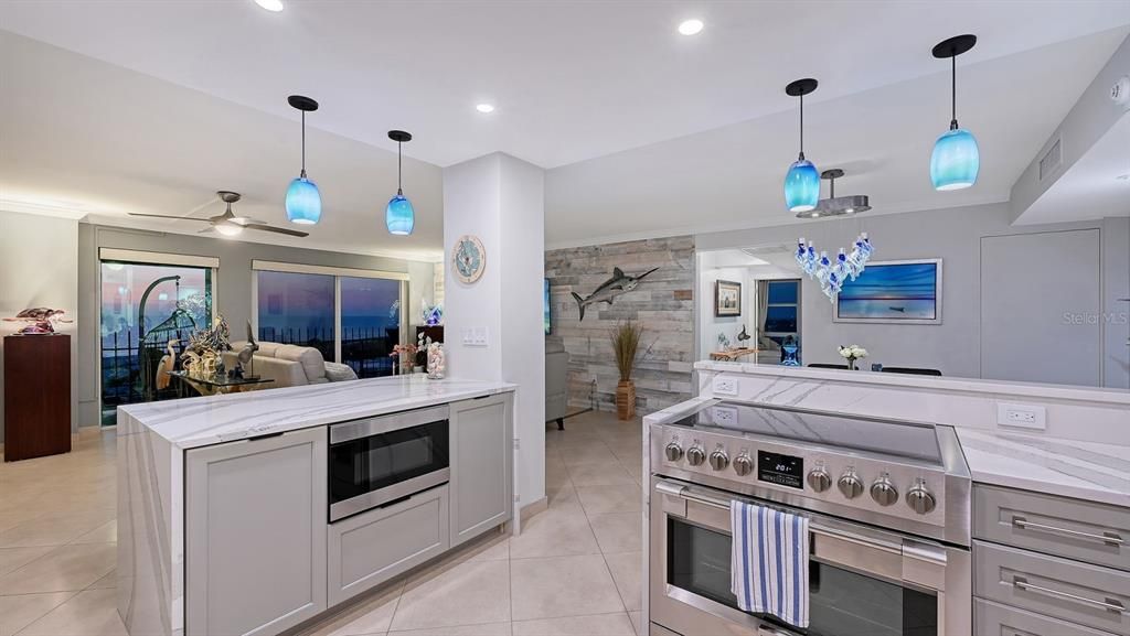 For Sale: $1,645,000 (2 beds, 1 baths, 1389 Square Feet)