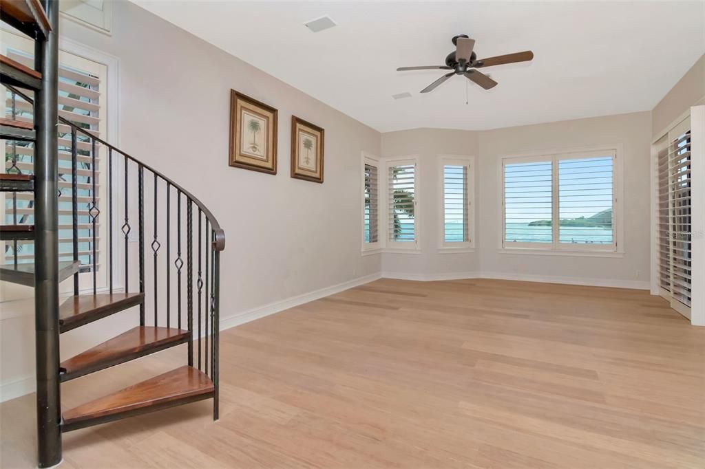 待售: $4,500,000 (5 贝兹, 5 浴室, 4124 平方英尺)