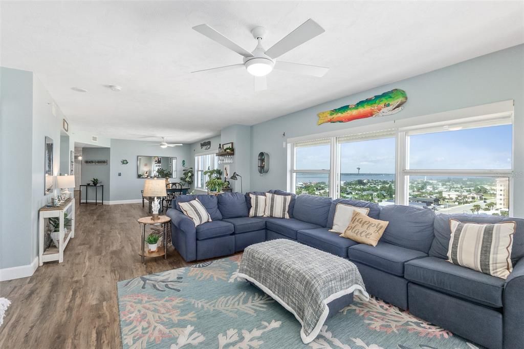 На продажу: $799,900 (3 спален, 3 ванн, 2280 Квадратных фут)