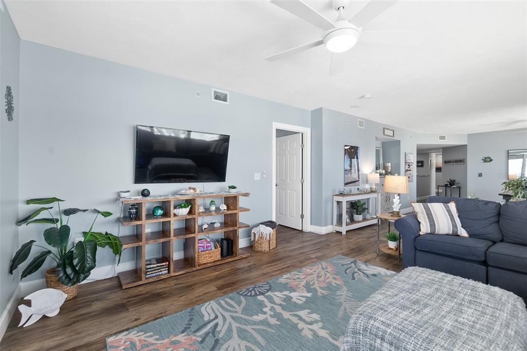 На продажу: $799,900 (3 спален, 3 ванн, 2280 Квадратных фут)