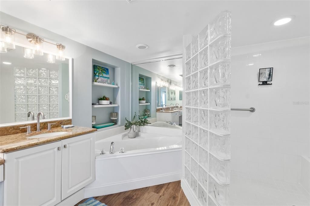 На продажу: $799,900 (3 спален, 3 ванн, 2280 Квадратных фут)