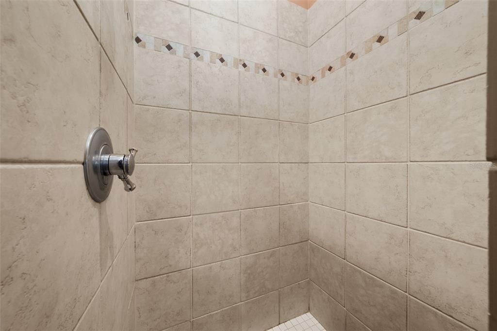 For Sale: $265,000 (3 beds, 2 baths, 1254 Square Feet)