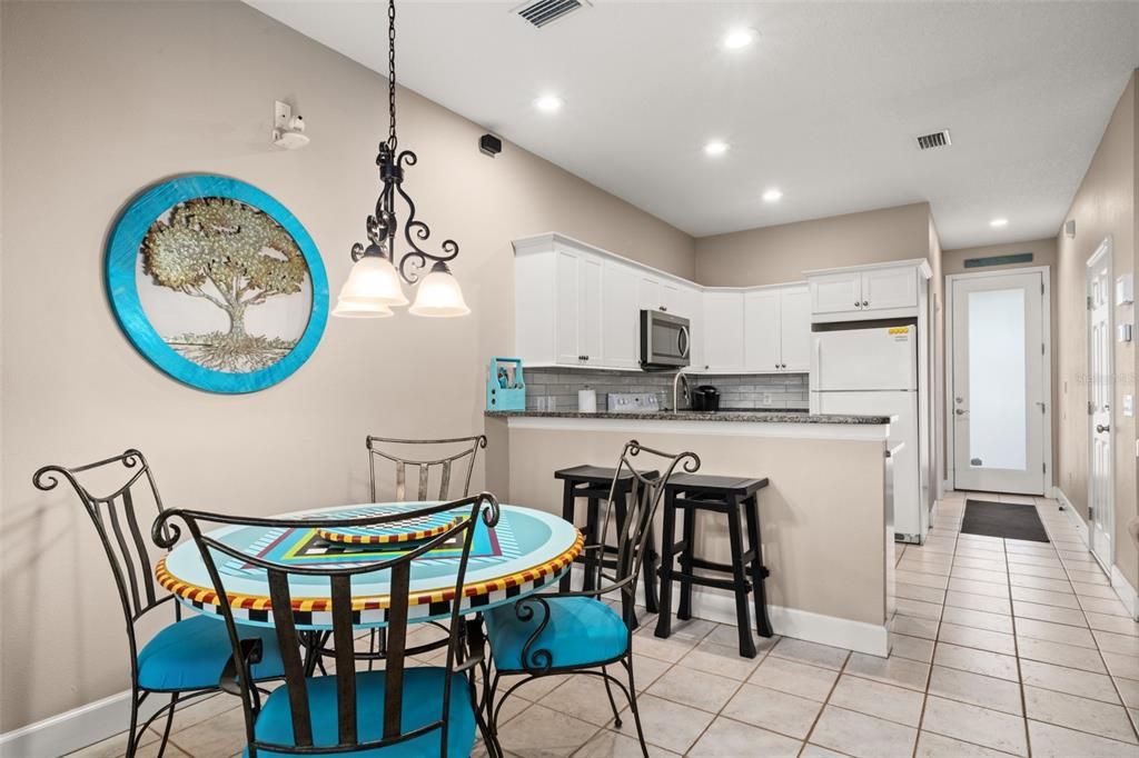 For Sale: $265,000 (3 beds, 2 baths, 1254 Square Feet)