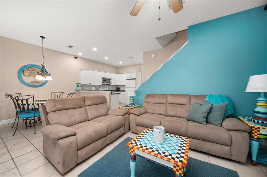 For Sale: $265,000 (3 beds, 2 baths, 1254 Square Feet)