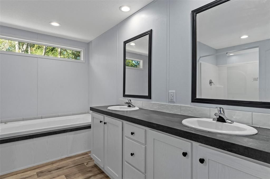 En Venta: $250,000 (4 camas, 2 baños, 1843 Pies cuadrados)