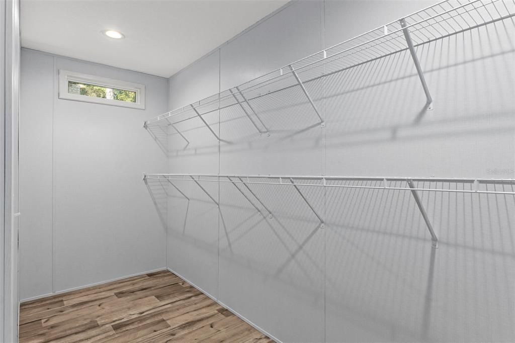 En Venta: $250,000 (4 camas, 2 baños, 1843 Pies cuadrados)