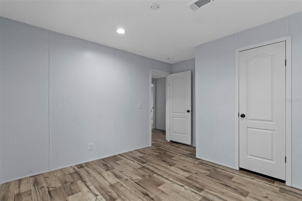 En Venta: $250,000 (4 camas, 2 baños, 1843 Pies cuadrados)